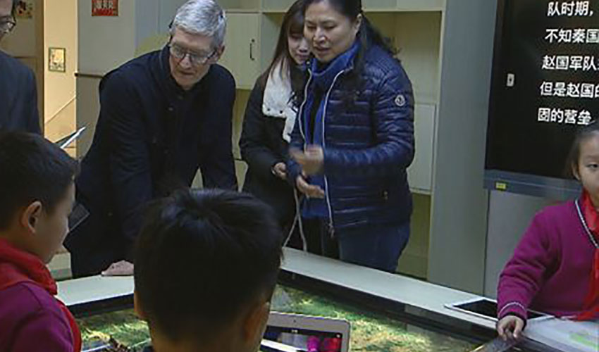 苹果CEO库克造访卢湾一中心小学